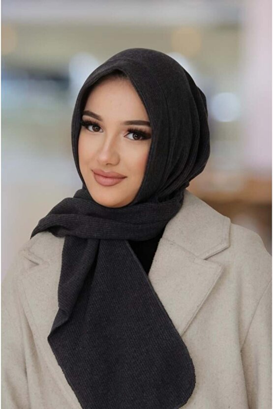 Siyah Kapüşonlu Çıtçıtlı Şal