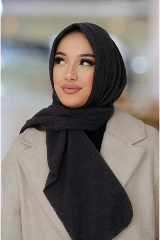 Siyah Kapüşonlu Çıtçıtlı Şal