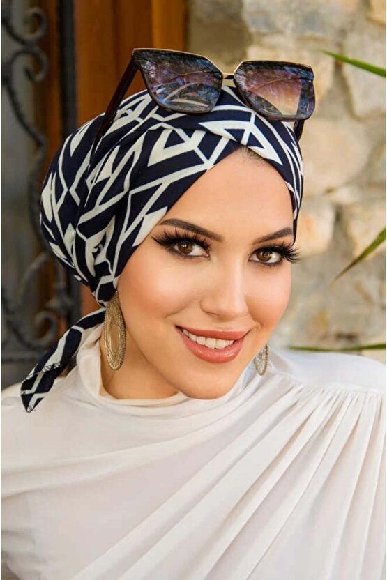 Lacivert Beyaz Geometrik Çapraz Bone