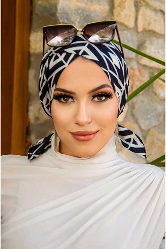 Lacivert Beyaz Geometrik Çapraz Bone