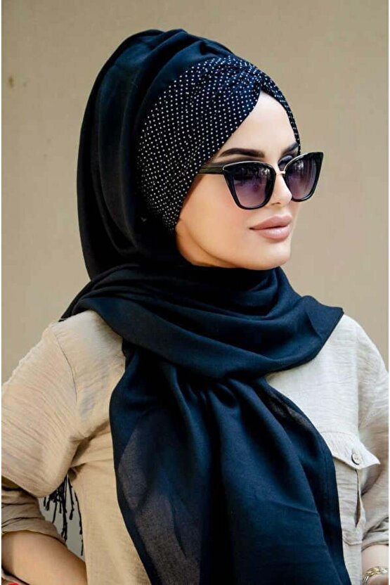 Siyah Puanlı Büzgülü Hazır Şal