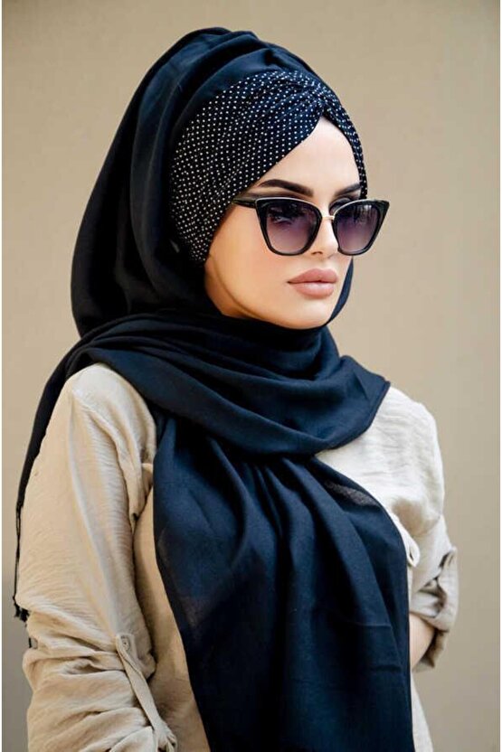 Siyah Puanlı Büzgülü Hazır Şal