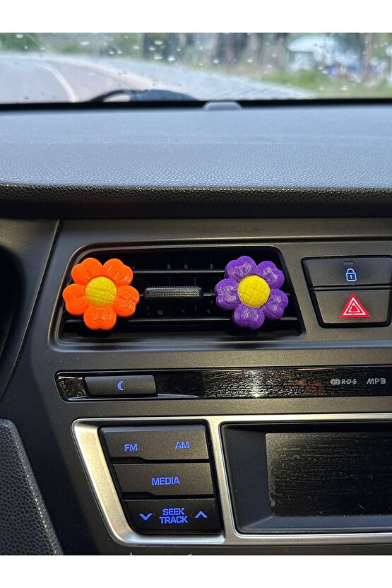 2 Adet Renkli Plastik Çiçekler Papatya Çiçeği Araba Klima Süsü Torpido Araç Aksesuar Iç Süsler