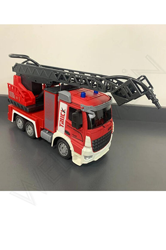 Oyuncak 2.4GHz Full Fonksiyon Uzaktan Kumandalı 1:12 Ölçek Işıklı ve Sesli Su Atan Şarjlı  İtfaiye