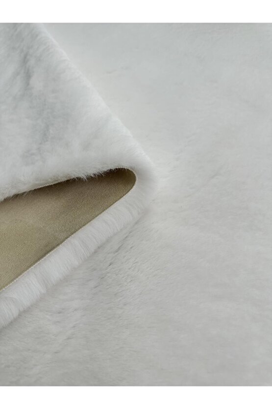 Modern Tavşan Tüyü Yumuşacık Tüy Dökmez Peluş Halı Kırık Beyaz