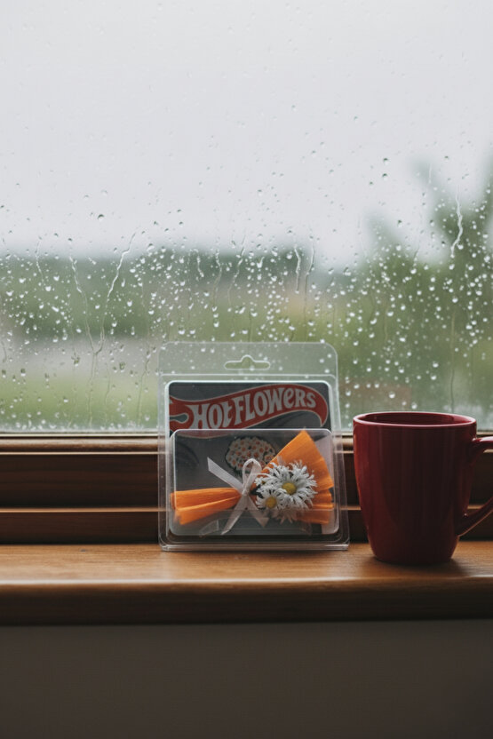 Hot Flowers Beyaz Papatyalı Minik Buket