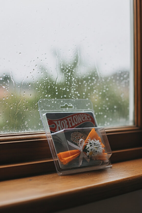 Hot Flowers Beyaz Papatyalı Minik Buket