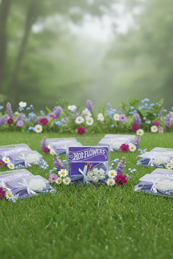 Sevgililer GünüYıl Dönümü İçin Farklı Hediye Minik Beyaz Gül Aranjmanı