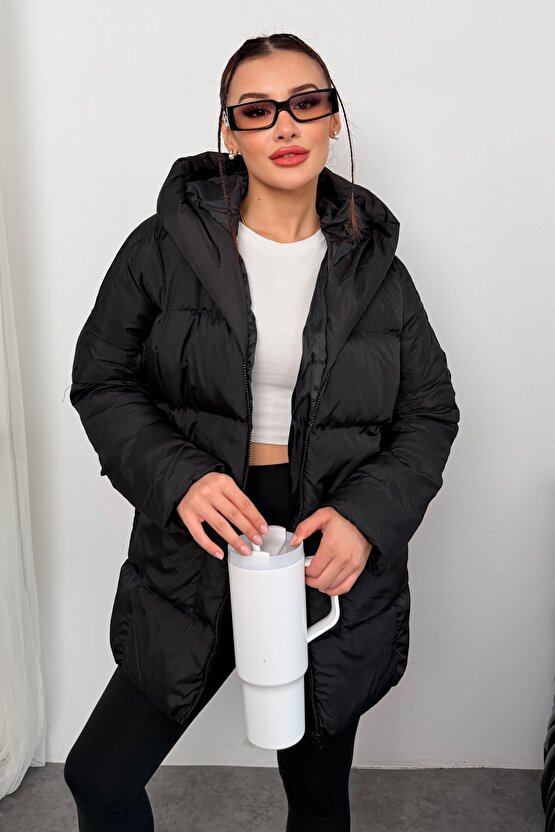 Kadın Kapüşonlu Oversize Siyah Şişme Mont - Puffer Yarasa Kol Kışlık Kaban