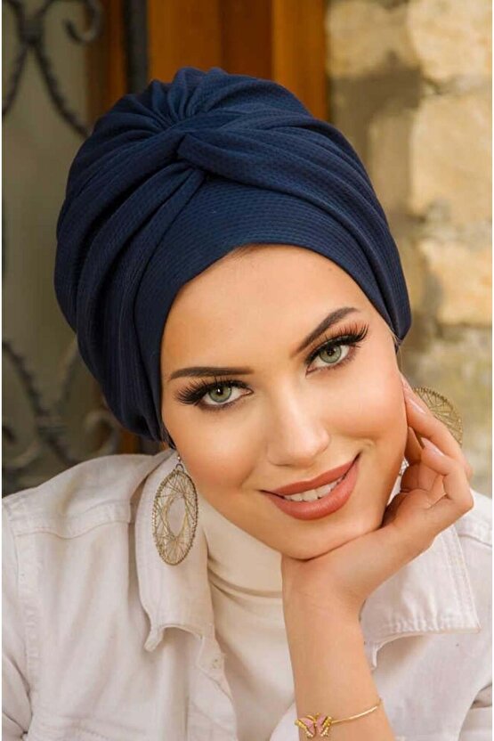 Lacivert Burgu Detaylı Bone