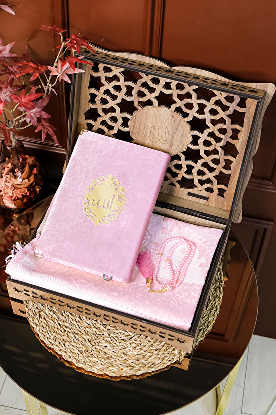 Hediyelik Kuran Seti Rahleli Ahşap Kuran Standı Kadife Kuran İnci Tesbih Seccade Seti