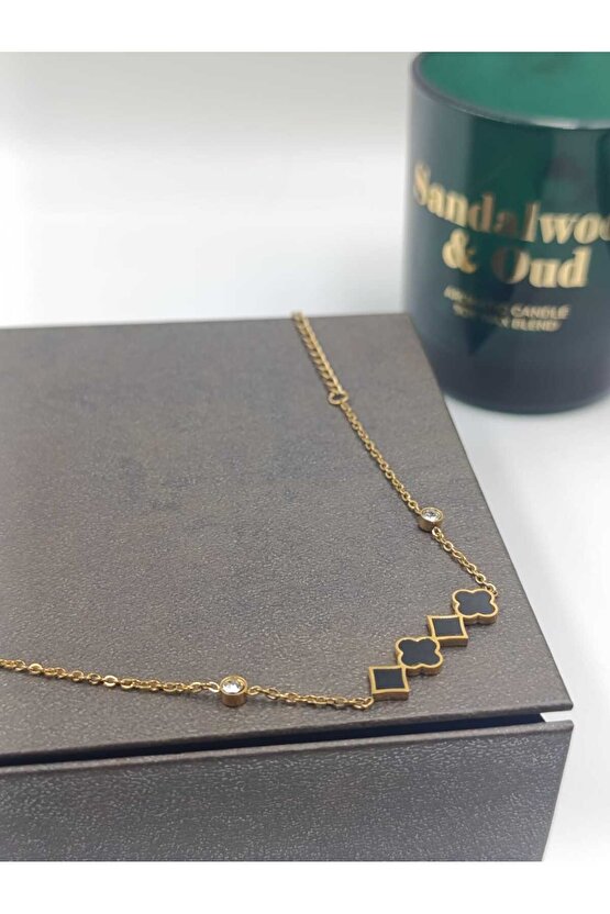 Siyah Yonca Detaylı Çelik Bileklik