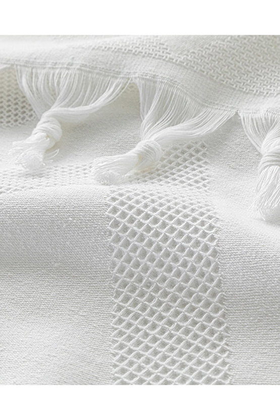 Leona Pamuklu Jakarlı Çift Kişilik Pike Beyaz