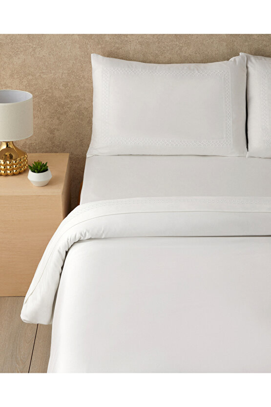 Modello Pamuk Saten Nakışlı King Size Nevresim Takımı Beyaz