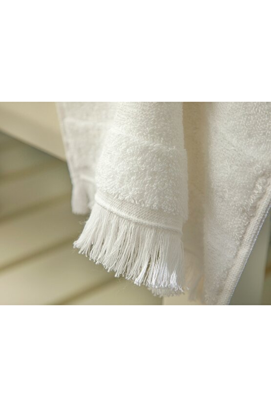 Adorn Pamuklu Püsküllü El Havlusu 30 X 40 Cm Ekru