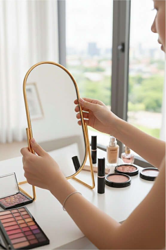 Gold Metal Masa Üstü Makyaj Aynası – Oval Dekoratif Tasarım, Şık Masaüstü Ayna