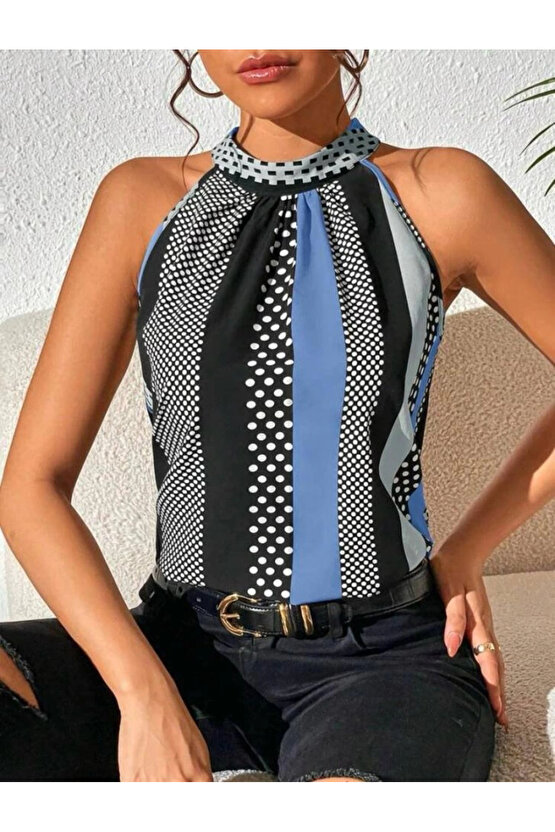 Kadın Yarım Balıkçı Yaka Kolsuz Mikro Bluz