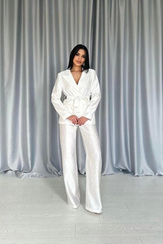Ekru Beli Kuşaklı Ceket Ve Pantolon Parlak Takım