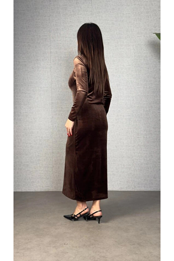 Kadın Balıkçı Yaka Büzgü Ve Taş Işleme Detay Maxi Boy Kadife Elbise
