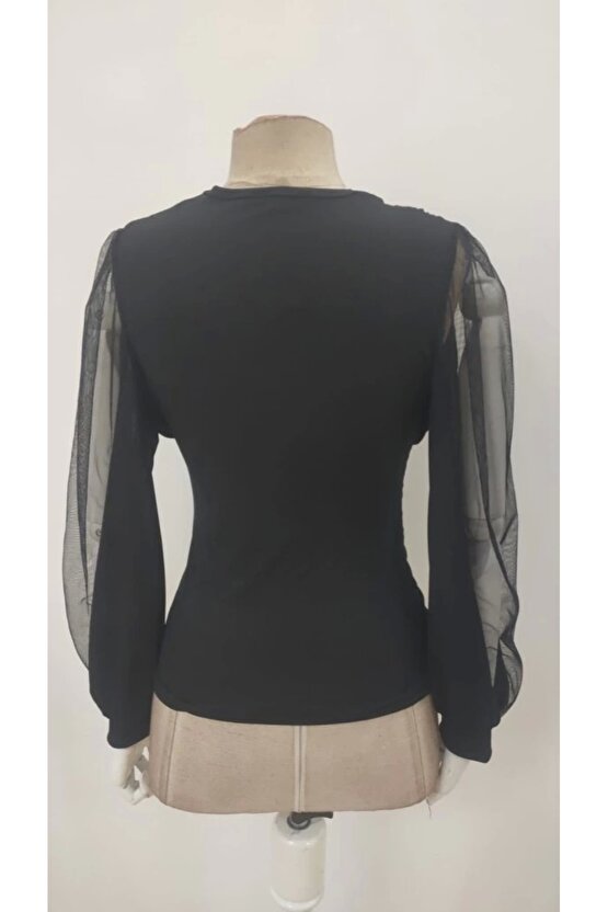 Kadın Uzun Yırtmaç Tül Detaylı Derin V Yakalı Sandy Bluz