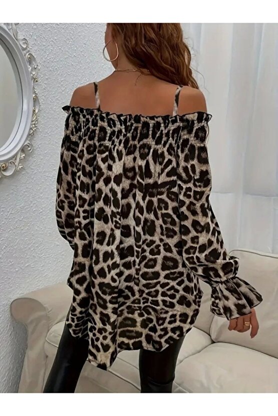 Kadın Ip Askılı Omuzlardan Açık Leopar Desenli Asimetrik Kesim Süprem Bluz