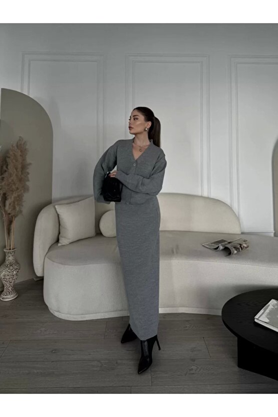 V Yaka 3 Düğmeli Hırka Takım Triko İkili Etekli - Gri