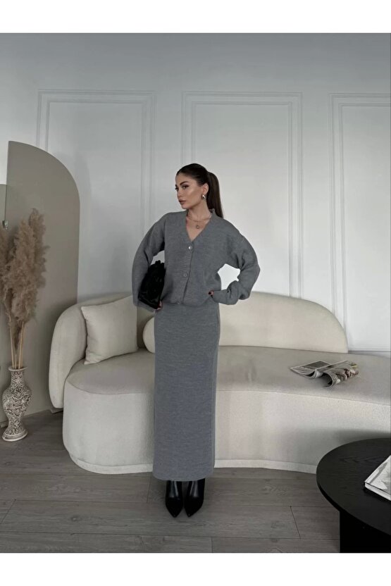 V Yaka 3 Düğmeli Hırka Takım Triko İkili Etekli - Gri