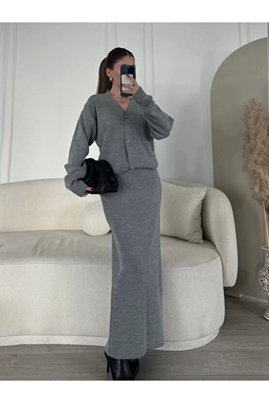 V Yaka 3 Düğmeli Hırka Takım Triko İkili Etekli - Gri