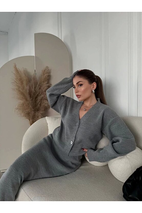 V Yaka 3 Düğmeli Hırka Takım Triko İkili Etekli - Gri