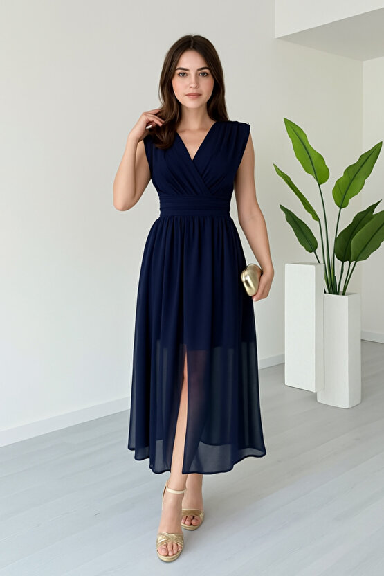 Kadın Vatkalı Şifon Kolsuz Kruvaze Yaka Yırtmaç Detaylı Şık Midi Elbise