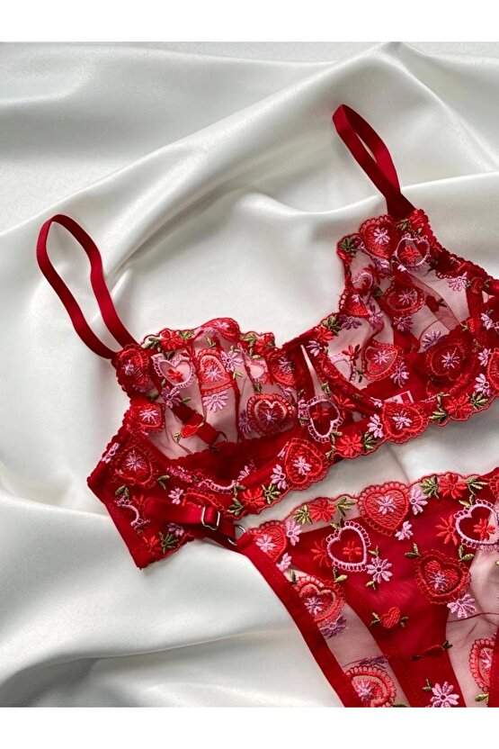 CHRİSTMAS LOVE KIRMIZI KALPLİ BRODE SÜTYEN TAKIM (YILBAŞI ÖZEL)