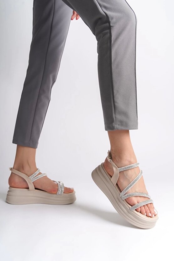 RILEY İnce Tokalı Taşlı Şeritli Ortopedik Taban Kadın Sandalet CKT - Krem