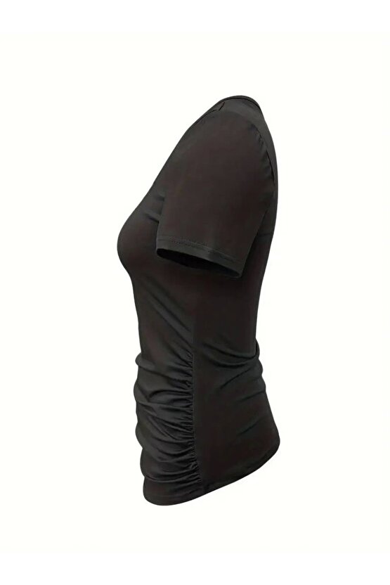 Kadın Kısa Kollu Yakası Açık Lazer Kesik Detaylı Viskon Bluz