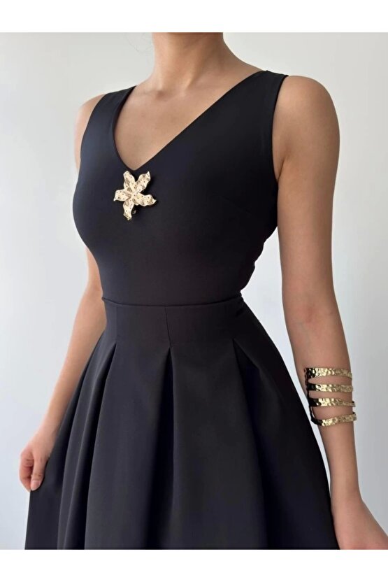 ate Yıldız Detaylı Elbise