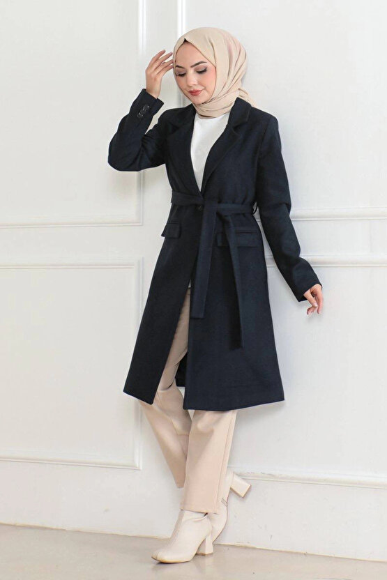 Kadın Kaşe Kaban – Uzun Boy Kruvaze Yaka, Kuşaklı Tesettür Kışlık Kaban, Astarlı Şık Yünlü Dokuma Ov