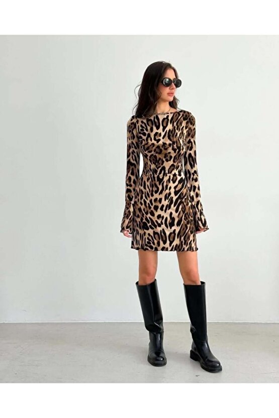 Kadın Uzun Kollu Sırtı Açık Bağlamalı Leopar Desenli Kısa Dalgıç Elbise