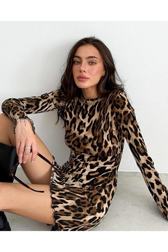 Kadın Uzun Kollu Sırtı Açık Bağlamalı Leopar Desenli Kısa Dalgıç Elbise