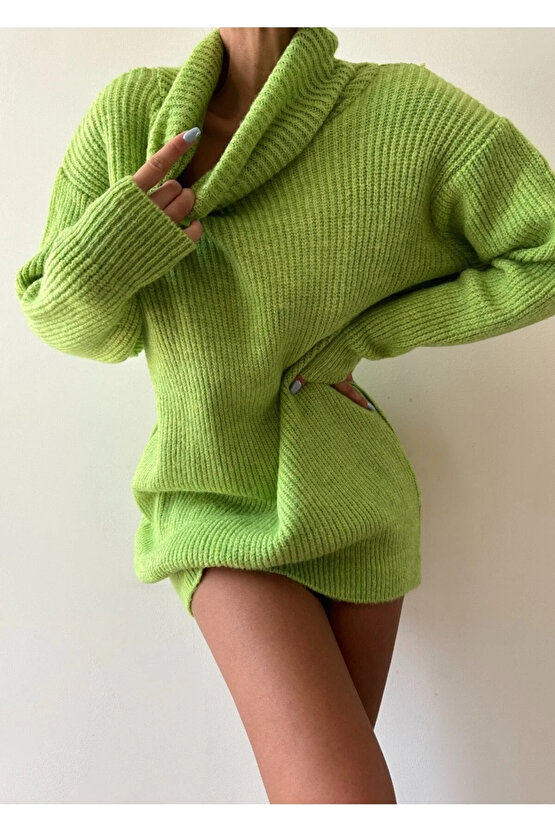 Yeşil Boğazlı Triko Elbise