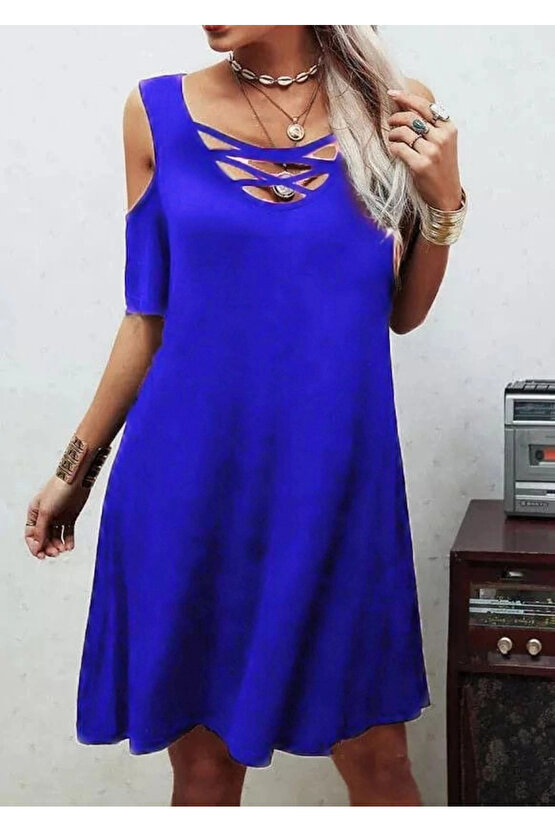 Dekolteli Bağcık Detay Viskon Kumaş Elbise