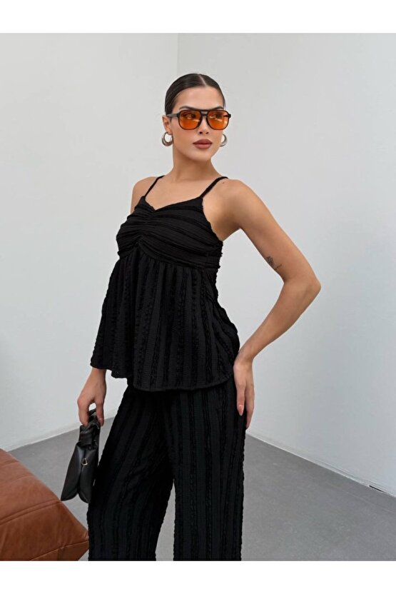 Kadın Siyah Dokulu Askılı Üst Ve Bol Paça Pantolon 2’li Takım