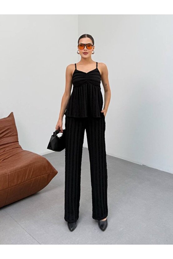 Kadın Siyah Dokulu Askılı Üst Ve Bol Paça Pantolon 2’li Takım