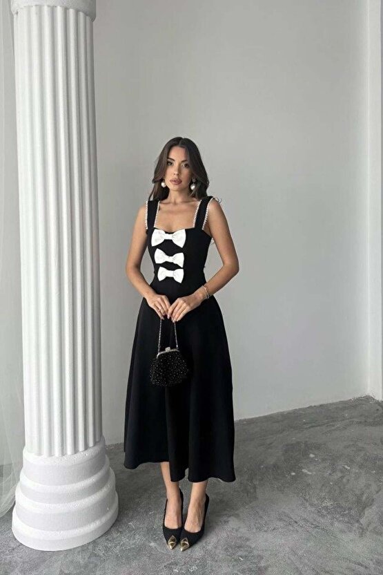 Siyah Fiyonk Garnili Dantelli Elbise
