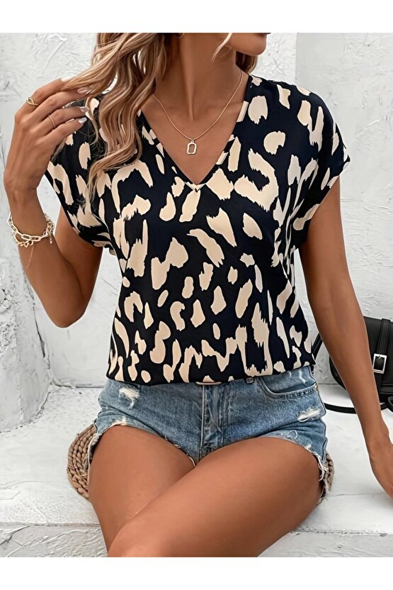Gökyüzü Moda Kadın Kısa Kollu V Yakalı Desenli Süprem Bluz