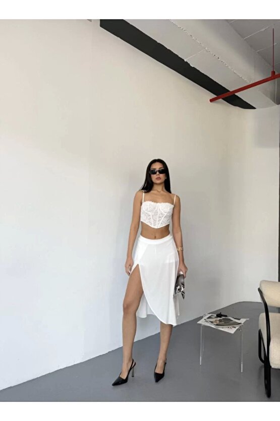 Çepli Şortlu Yırtmaçlı Etek - Beyaz