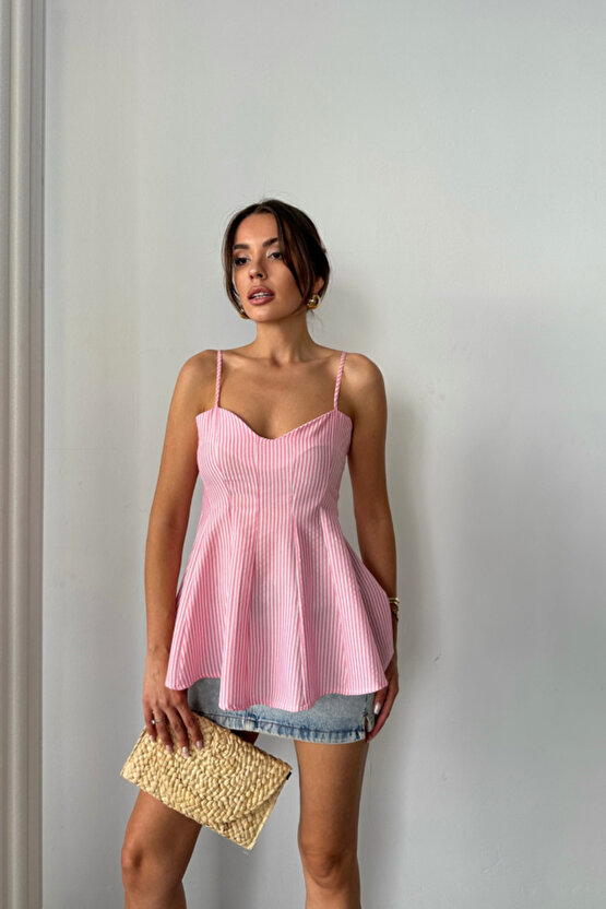 Gökyüzü Moda ÇİZGİLİ GOFRE ASKILI PENS DETAYLI BLUZ - Pembe