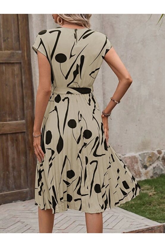Kadın Kısa Yarasa Kollu Yuvarlak Yaka Beli Büzgülü Süprem Elbise