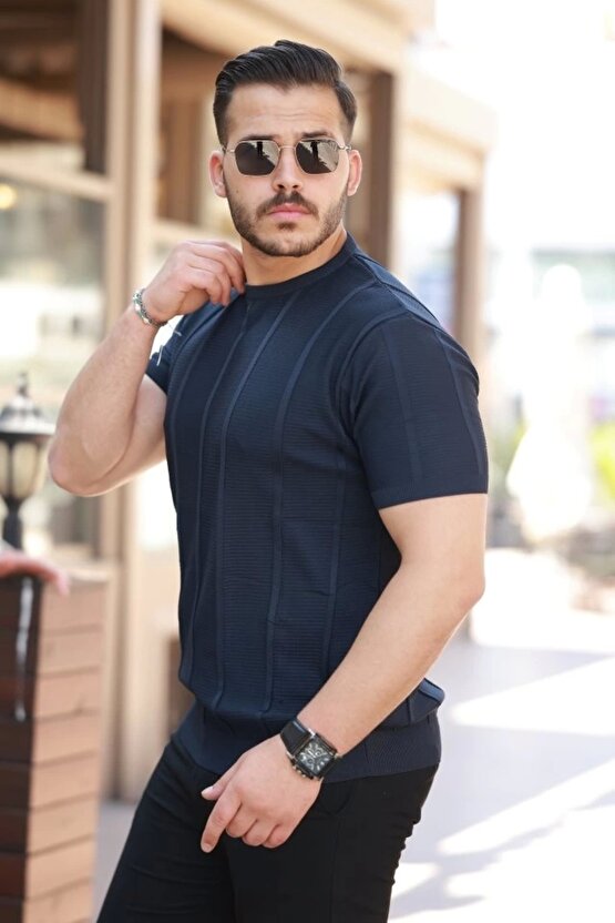 Kadın Desenli çizgi Kabartmalı Kısa Kollu Tişört