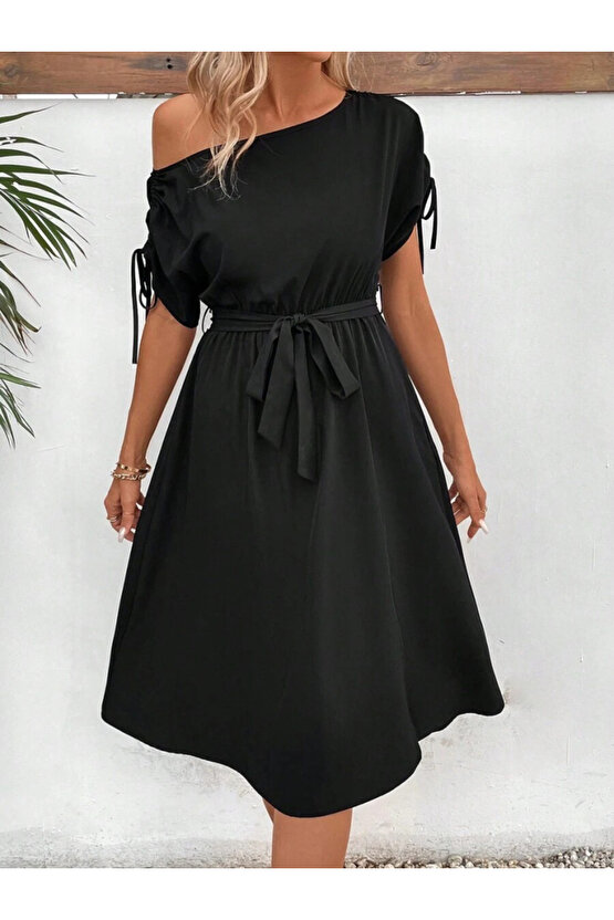 Gökyüzü Moda Kadın Tek Omuzu Açık Kol Ucu Fiyonklu Belden Kuşaklı Yırtmaç Detaylı Viskon Elbise