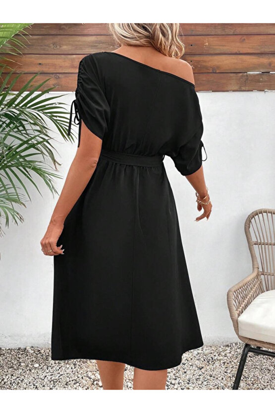 Gökyüzü Moda Kadın Tek Omuzu Açık Kol Ucu Fiyonklu Belden Kuşaklı Yırtmaç Detaylı Viskon Elbise