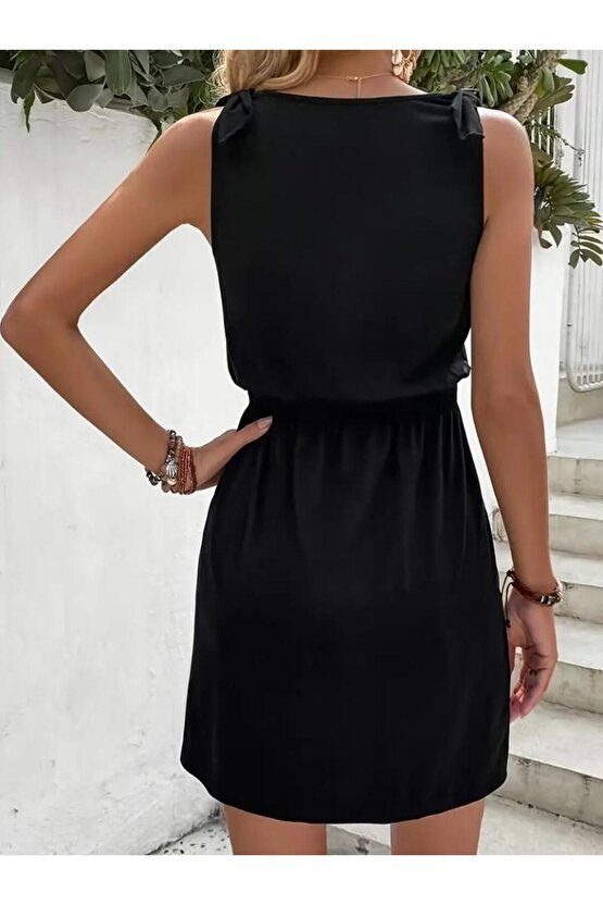 Kadın V Yakalı Belinde Gipe Detay Krep Elbise